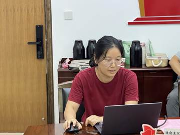 d910ab82c9a4bd97bfb03d9ab73fe345