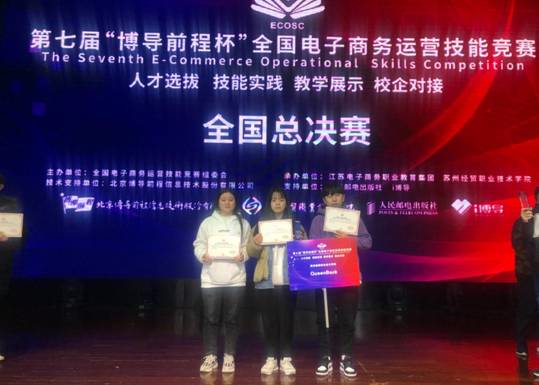 图片包含 地板, 室内, 建筑物描述已自动生成