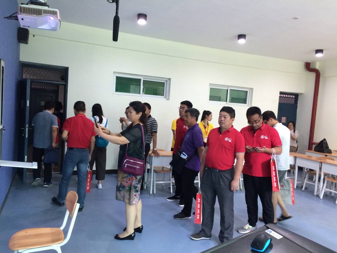 裁判员休息室检查.JPG